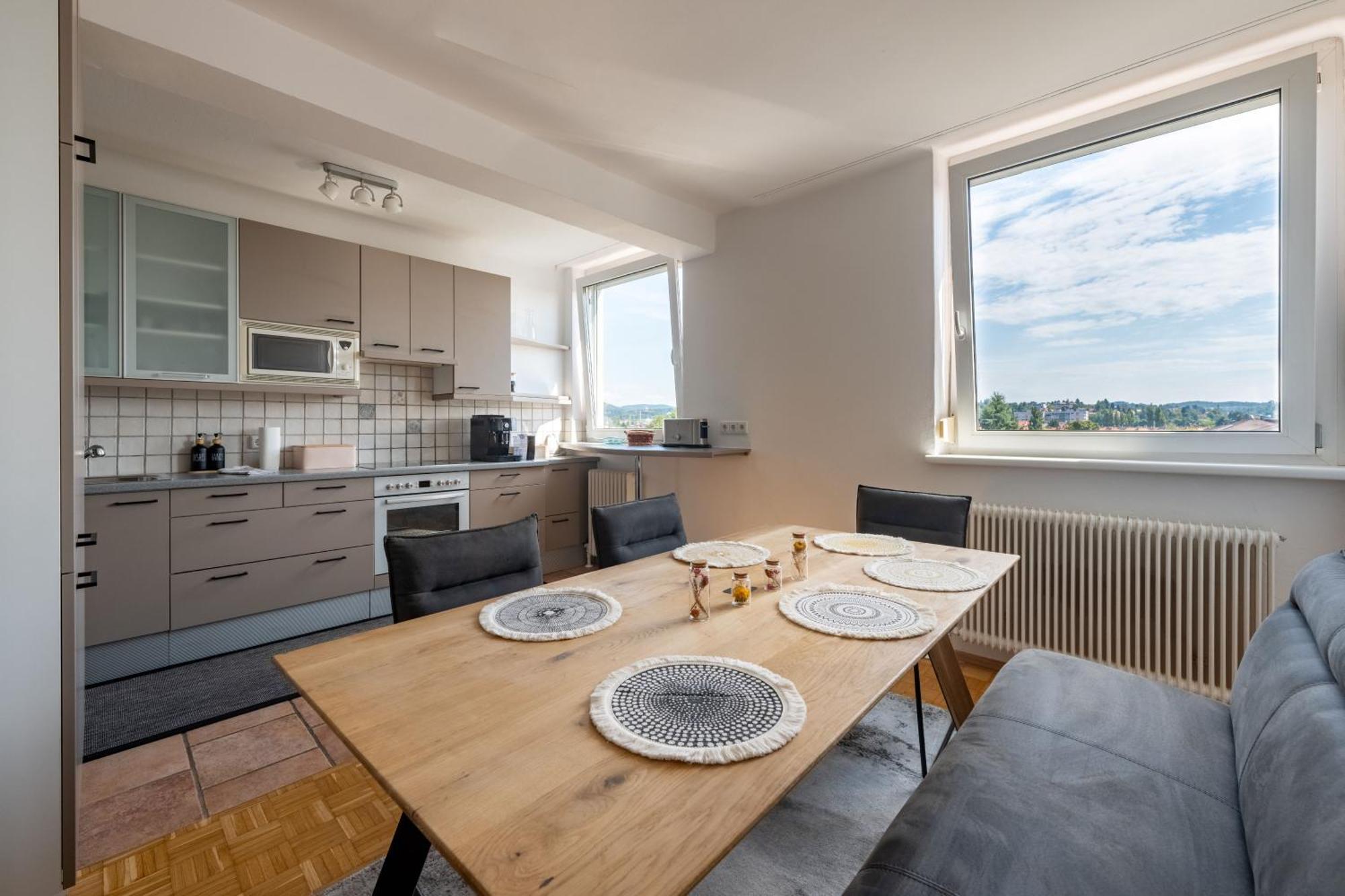 Tamliving Zentrum Luxus Parken Messe Wifi Traumaussicht Sunrise&Sunset Graz Exteriör bild